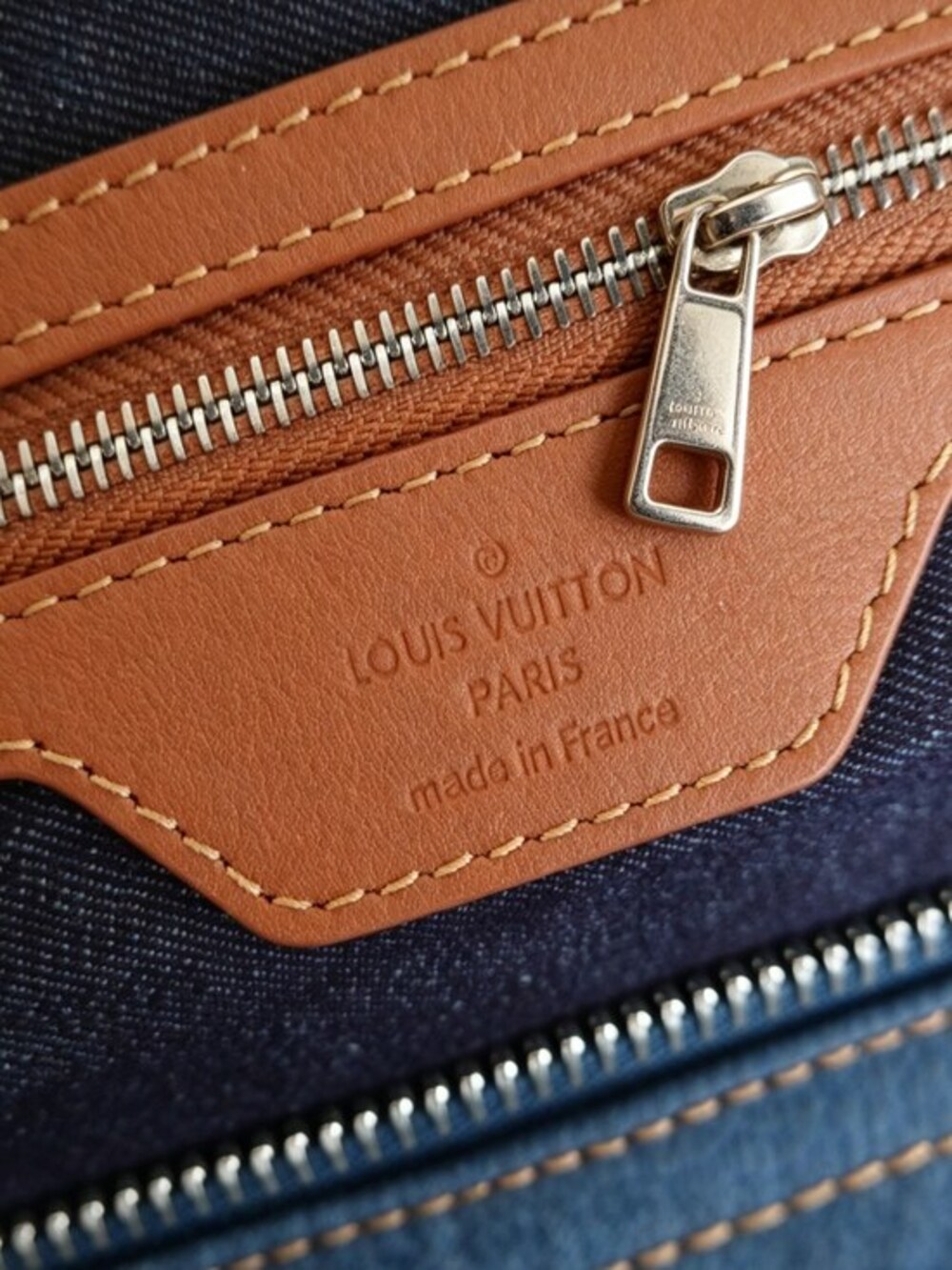 Louis Vuitton Keepall Bandoulière 50 Taurillon Blue - Picture 6 of 6